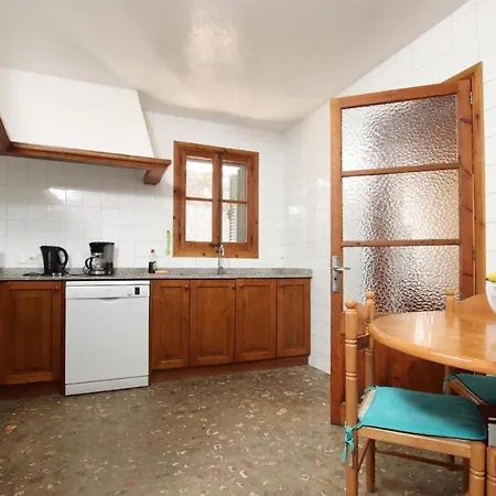 בית נופש House Walking Distance To By Renthousing *
