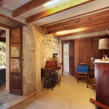 House Walking Distance To By Renthousing פוינסה